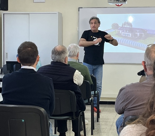 La UEC organitza una ponència amb Bruno Pérez per conscienciar sobre ciberseguretat