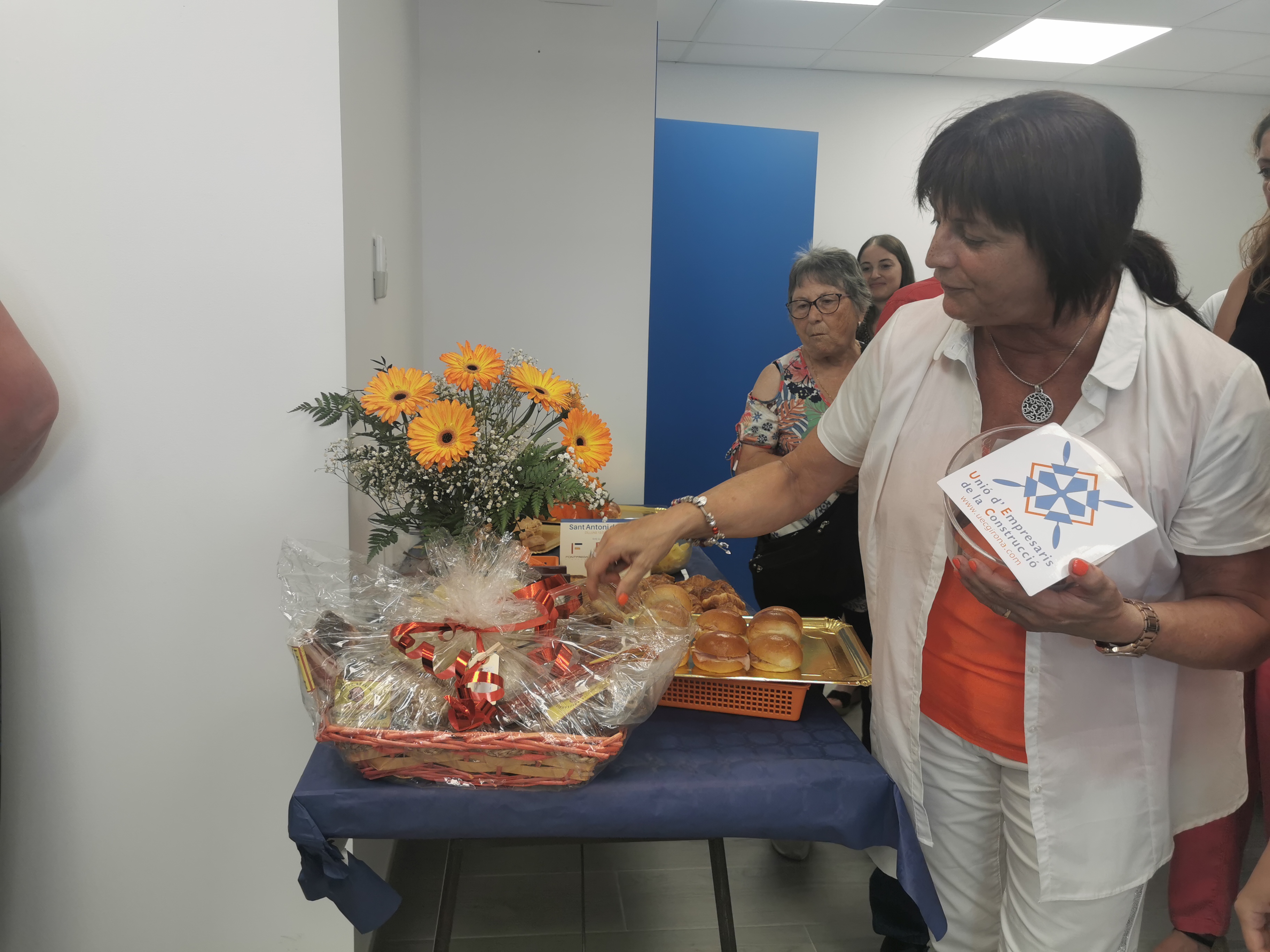 Celebrem St Antoni de Pàdua i la inauguració de la reforma de l'oficina d'Olot
