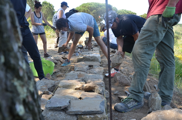 Sí, encara fem murs de pedra seca