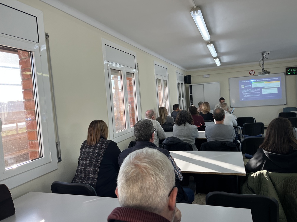 Sessió informativa sobre VeriFactu a la UEC: aclariments clau per a societats i autònoms