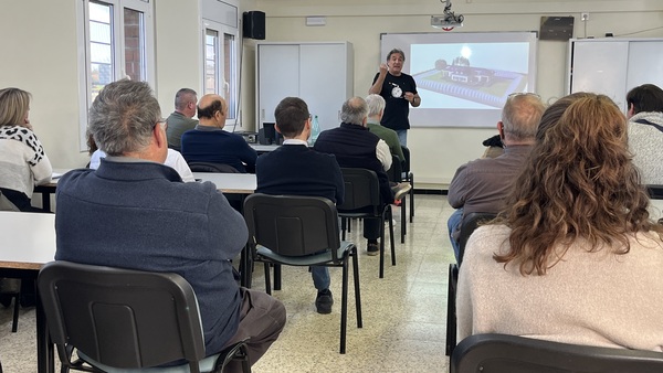 La UEC organitza una ponència amb Bruno Pérez per conscienciar sobre ciberseguretat